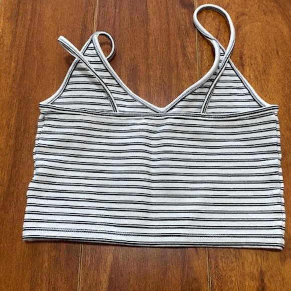 Aritzia tank top - Picture 2 of 2